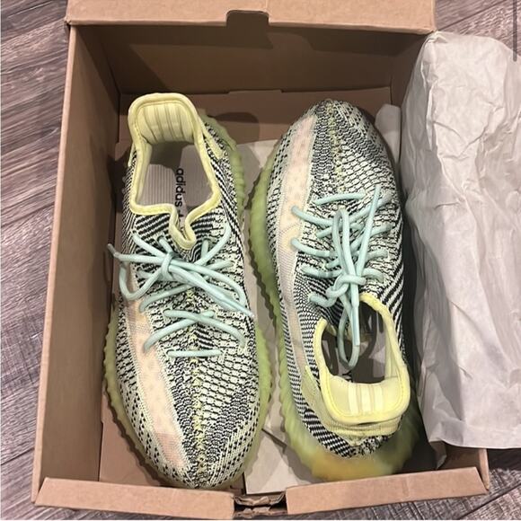 Adidas Yeezy Boost 350-Yeezreel
Non-Reflective yellow green main image 8